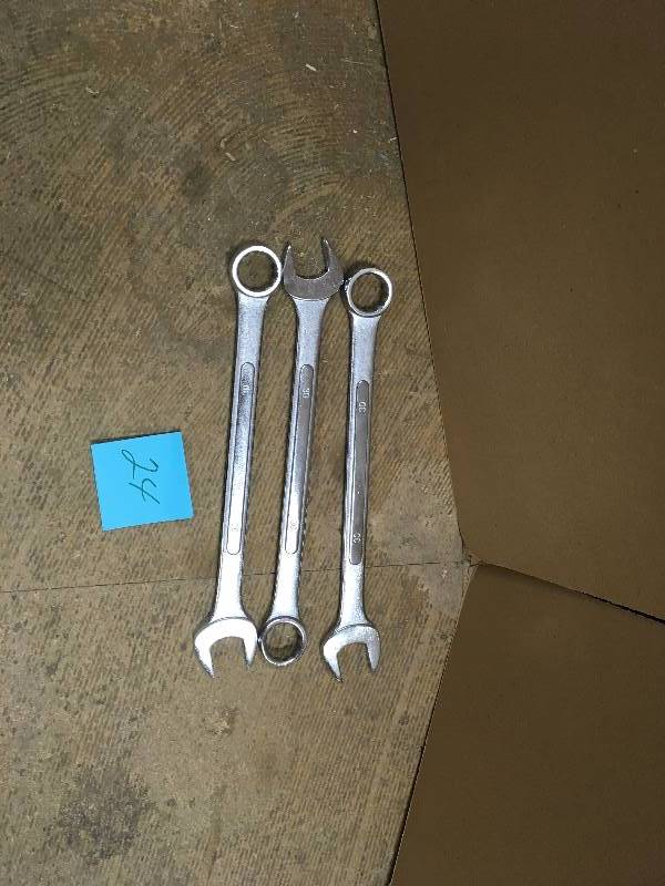 lot 24 image: Lot of 3 tools # 30 wrench not used
