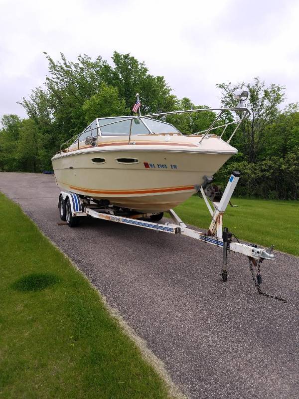 1981 Sea Ray 22ft Cuddy Cabin Boat