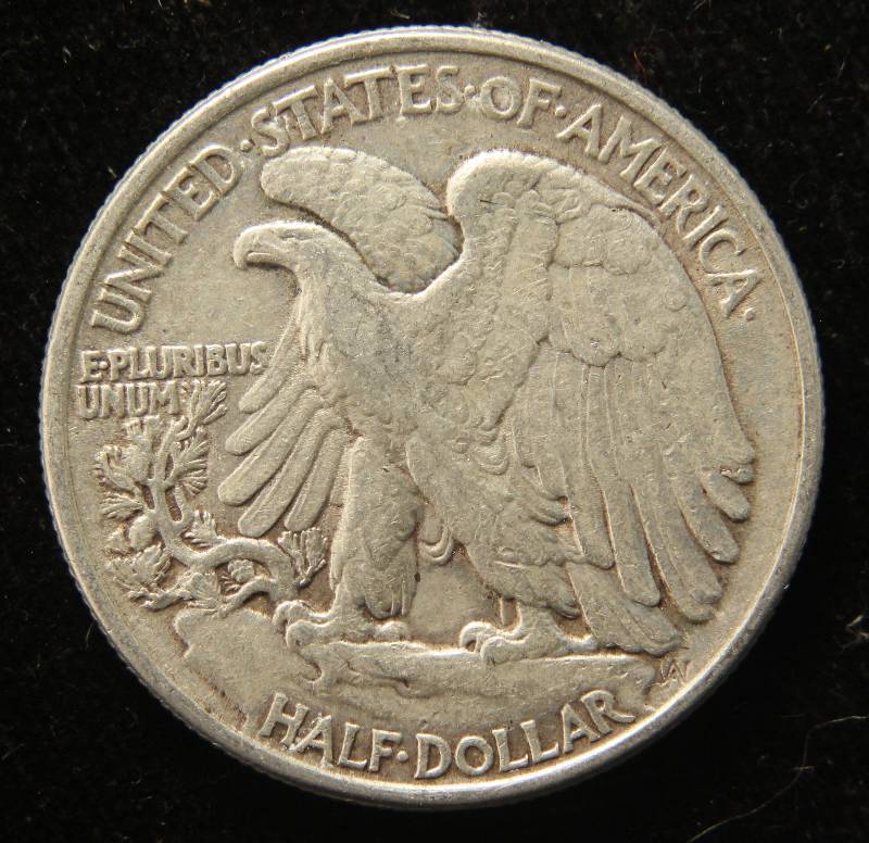 1945 WALKING LIBERTY SILVER HALF DOLLAR VF30