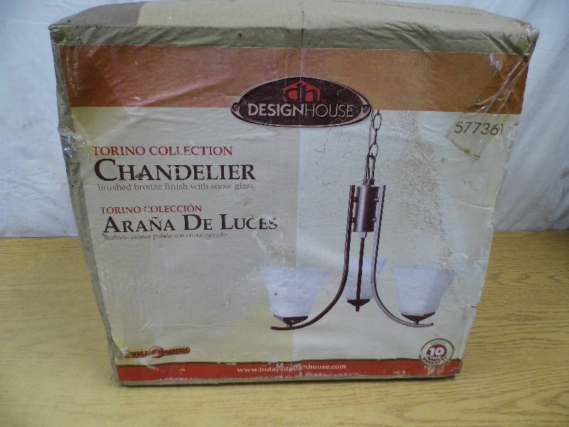 lot 2 image: Chandeliere