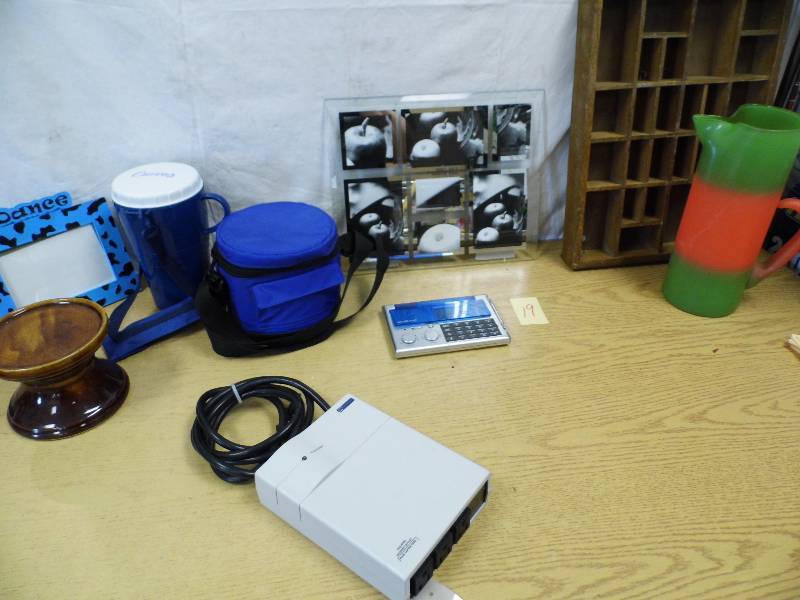lot 19 image: Dcor - Radio - Filtered Outlet