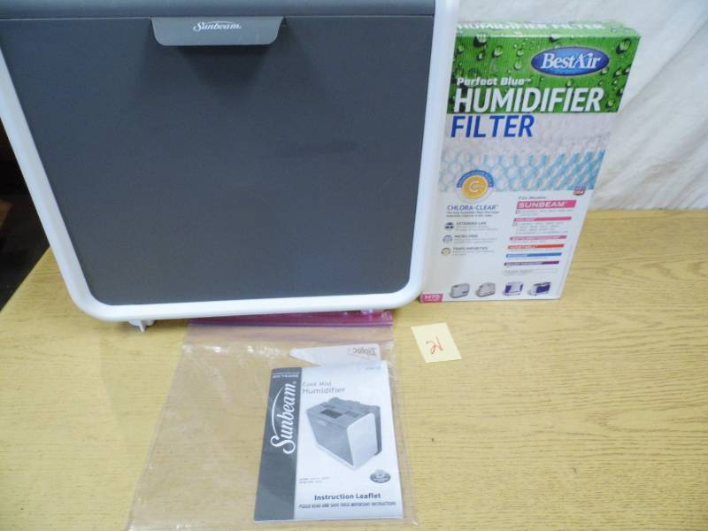 lot 21 image: Sunmeam Humidifier