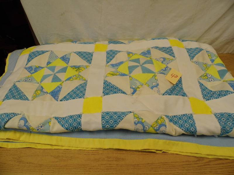 lot 42 image: Quilt - Army Blanket