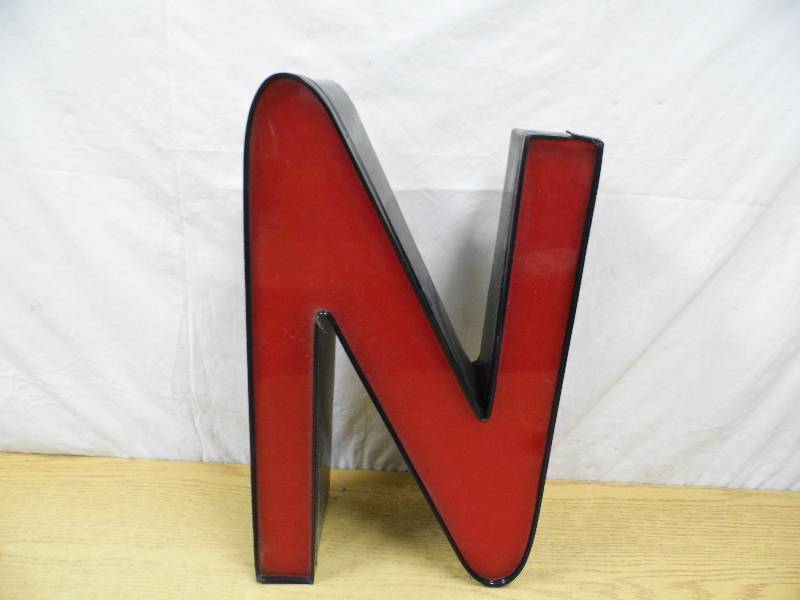 lot 80 image: LED Light Can - N