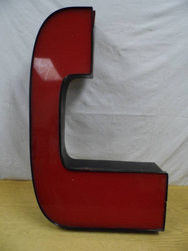 lot 82 image: LED Light Can - C