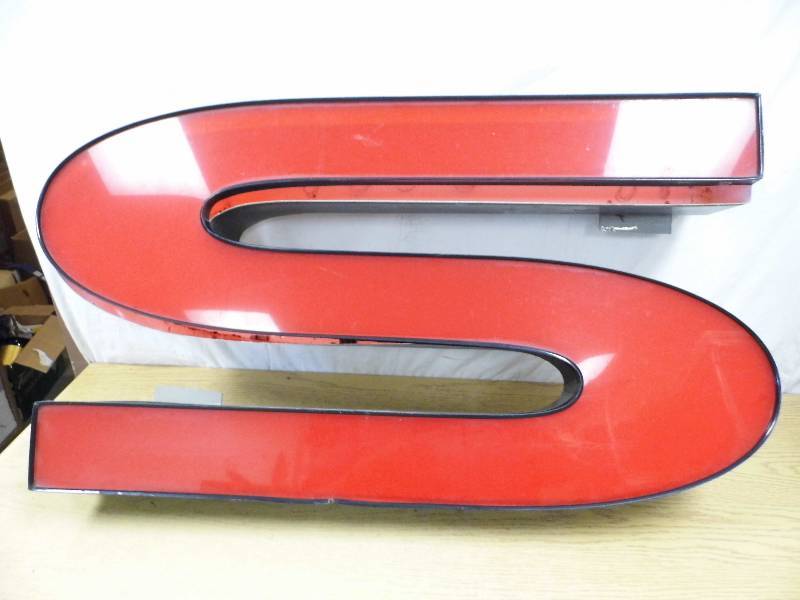 lot 86 image: LED Light Can - S
