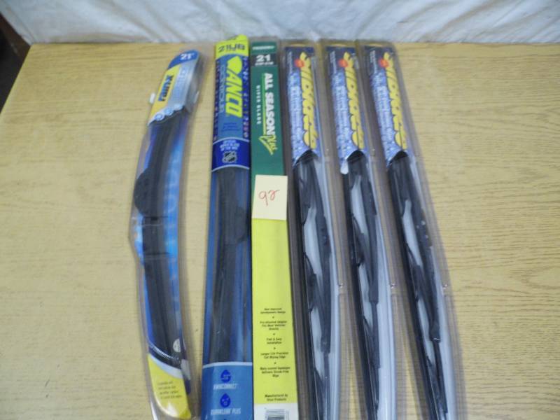 lot 92 image: Assorted New Wipers