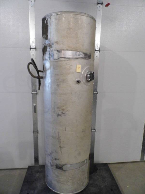 lot 102 image: 150 Gallon Diesel Tank