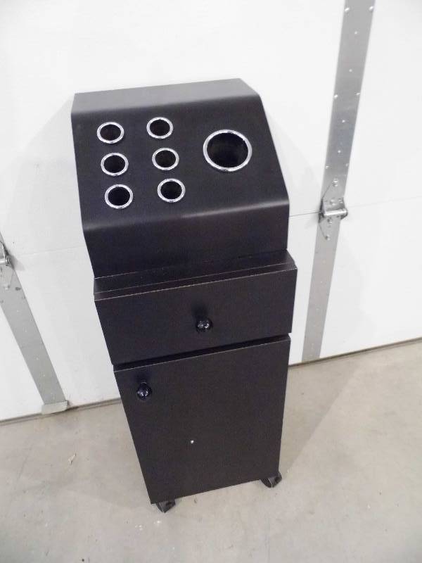 lot 109 image: Stylist Cart