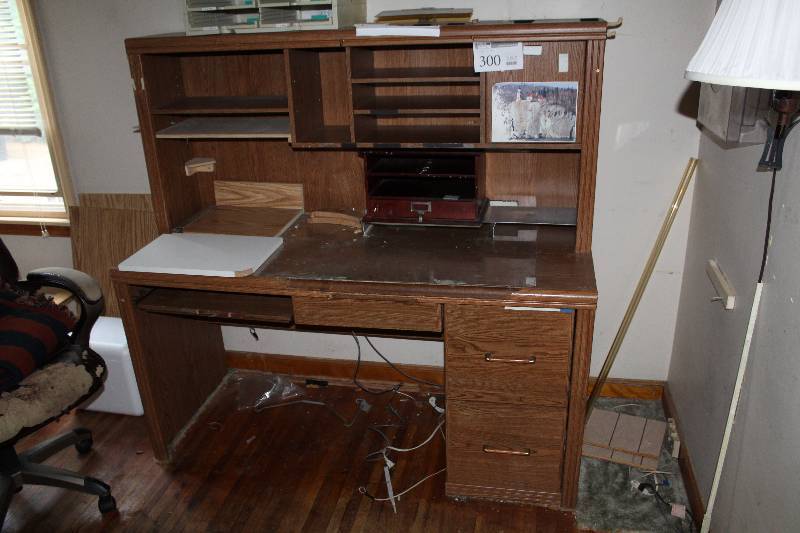 Vintage Office Desk w Bookshelf