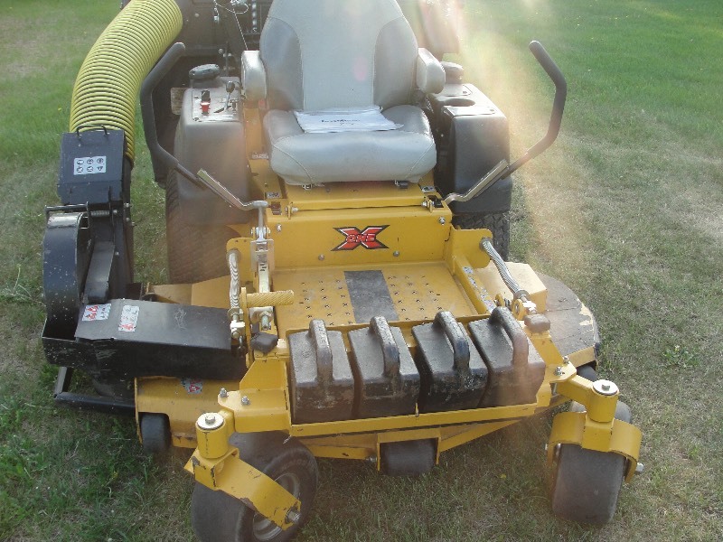 2014 54 HUSTLER ZERO TURN LAWN MOWER
