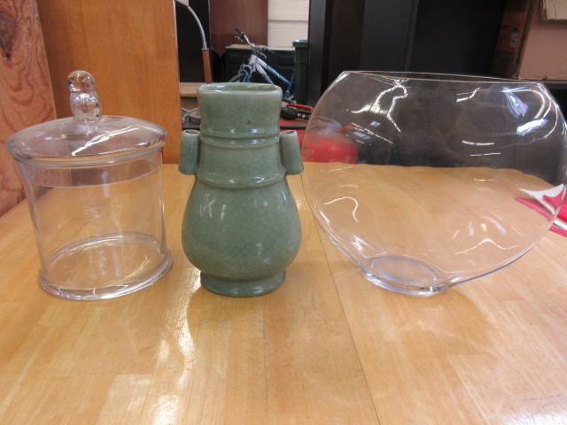 lot 509 image: VASES AND COOKIE JAR