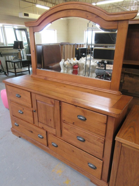 lot 520 image: DRESSER AND MIRROR