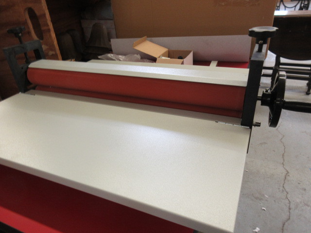 lot 515 image: NEW 25 12 MANUAL COLD ROLL LAMINATOR