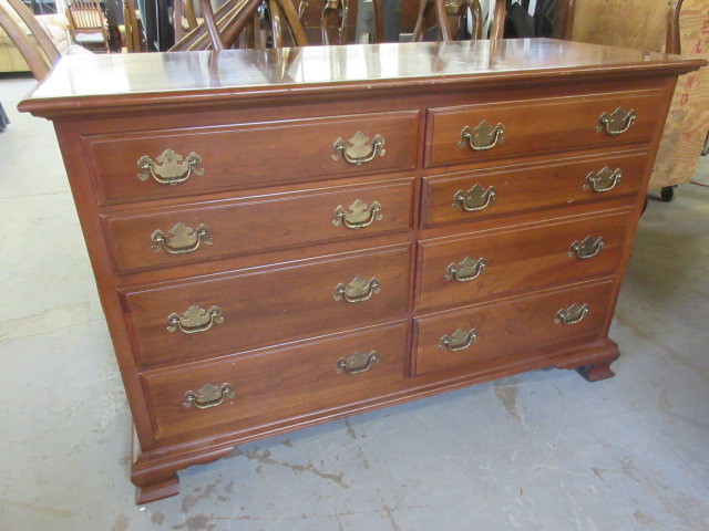 lot 528 image: DRESSER