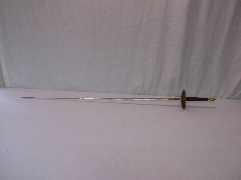 lot 8 image: Sword