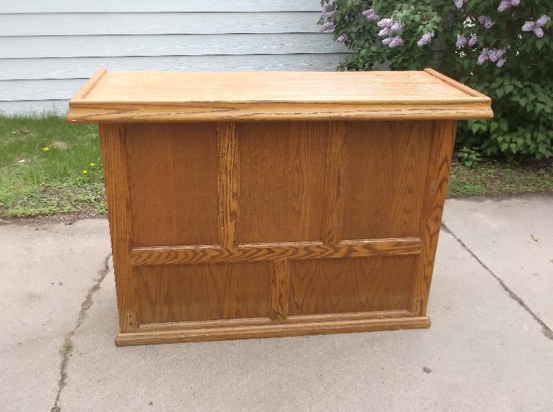 lot 19 image: Bar