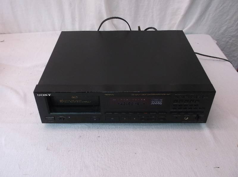 lot 22 image: Sony Disc Changer