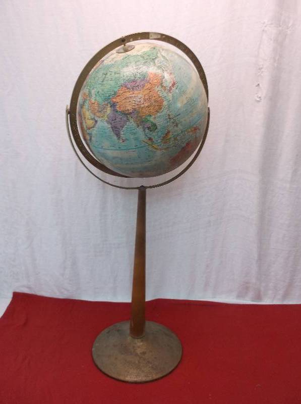 lot 52 image: Vintage