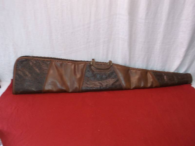 lot 68 image: Gun Case