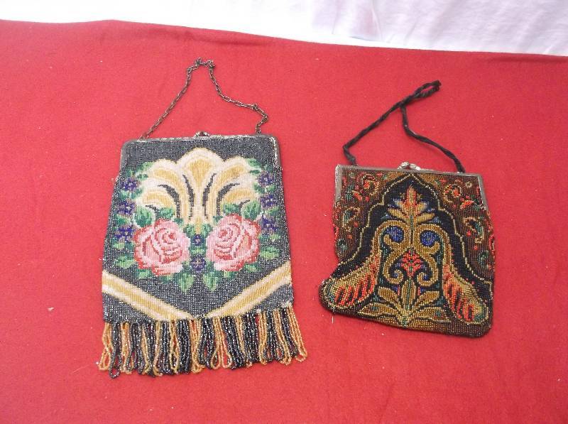 lot 76 image: AntiqueVintage