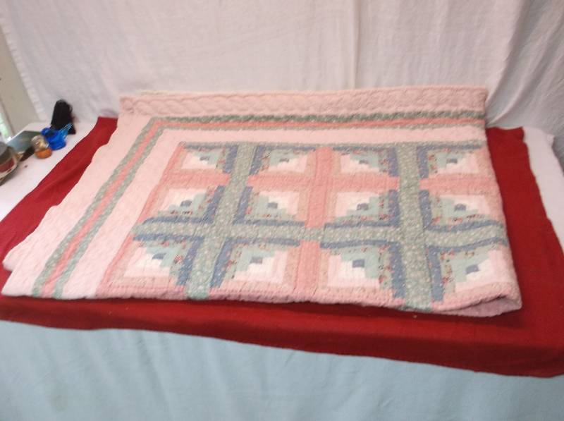 lot 87 image: Quilt