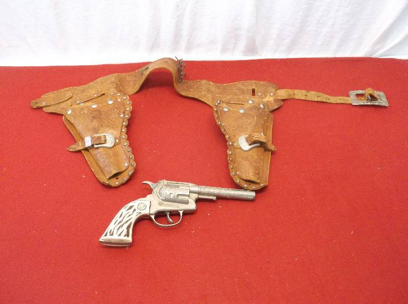 lot 120 image: Vintage