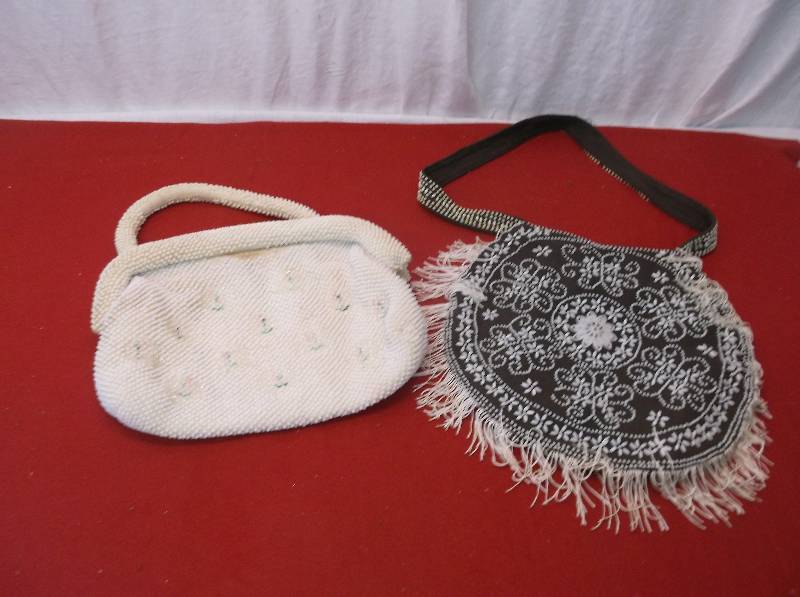 lot 127 image: Vintage