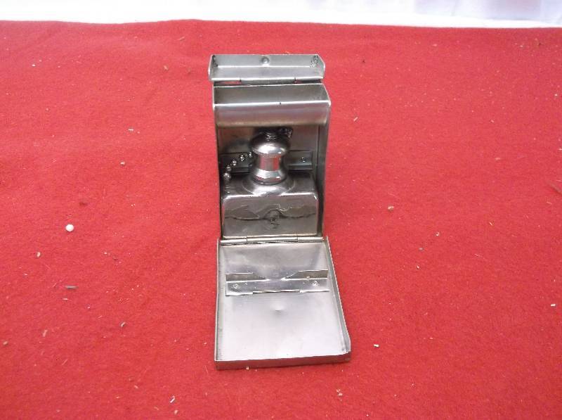 lot 135 image: AntiqueVintage