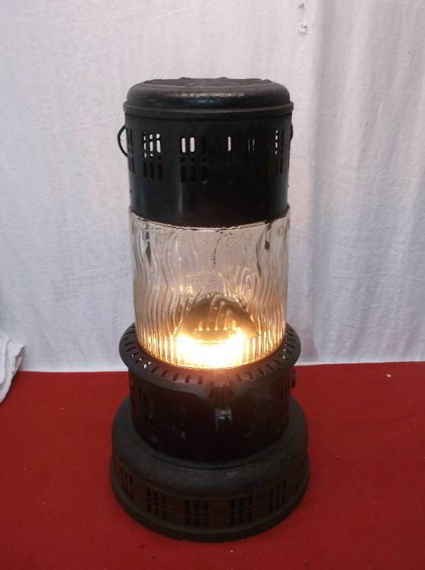 lot 136 image: AntiqueVintage