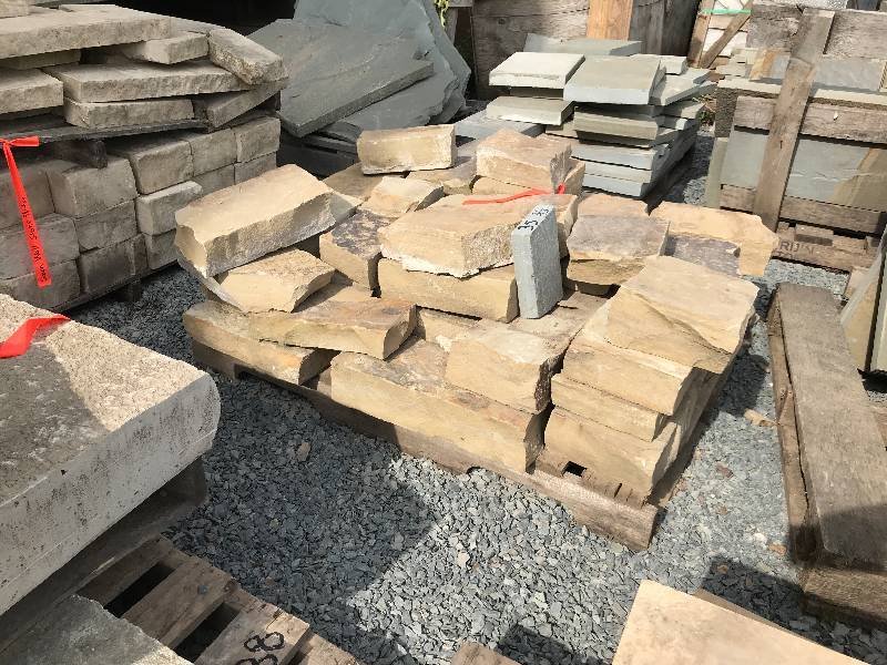 lot 35 image: 3 PALLETS OF STONE WALL PIECES