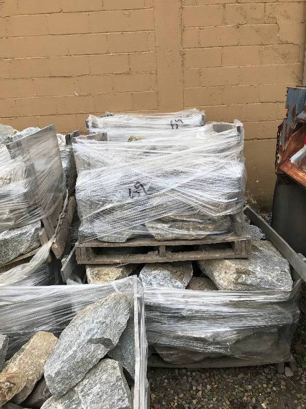 lot 69 image: LARGE QUANTITY OF LANDSCAPING GRANITE CHUNKS