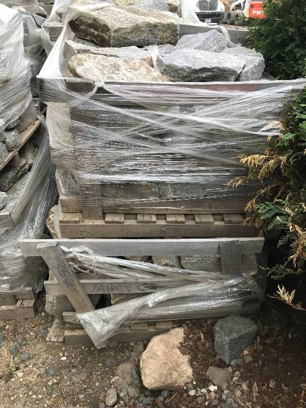 lot 70 image: LARGE QUANTITY OF LANDSCAPING GRANITE CHUNKS