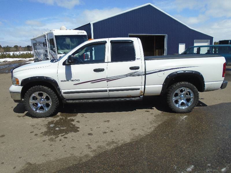 lot 1 image: 2002 Dodge 4x4 Ram 1500 ST