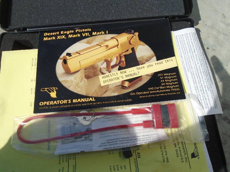lot 7 image: Pistol Case