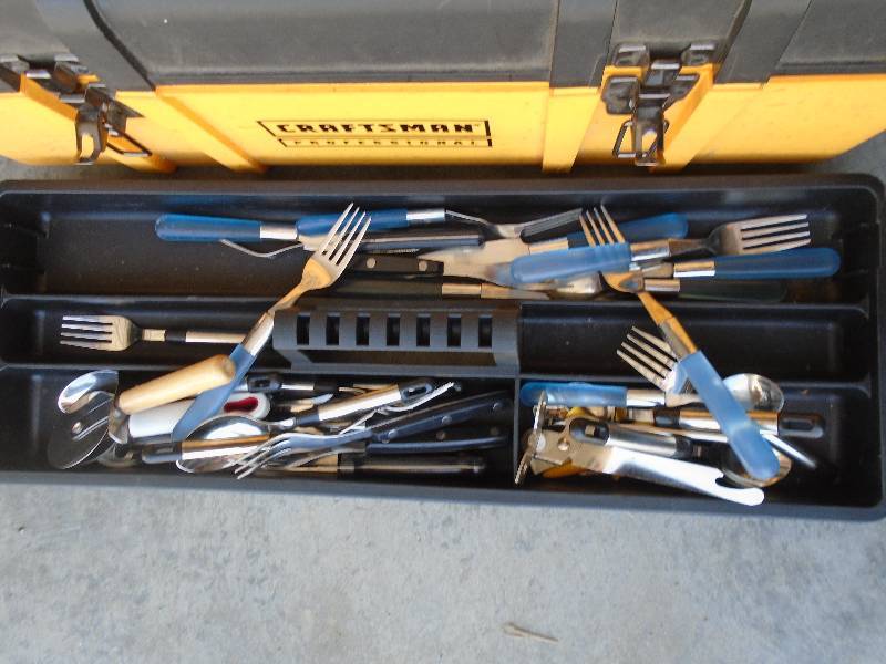lot 10 image: Tool Box