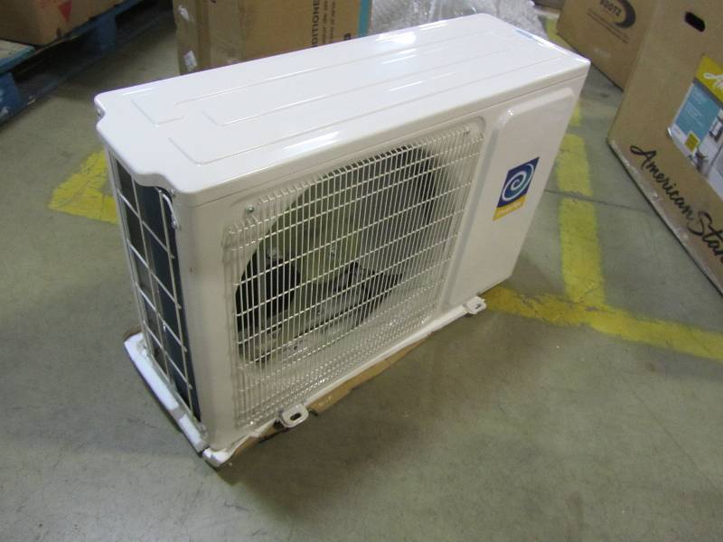 lot 14 image: 12,000 BTU AC Unit