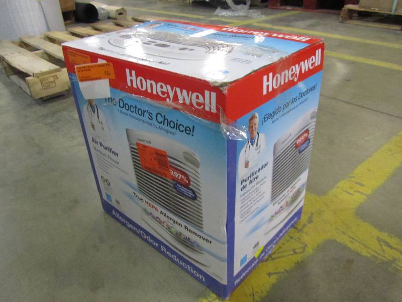 lot 32 image: Honeywell True HEPA 155 sq. ft. Allergen Remover Air Purifier