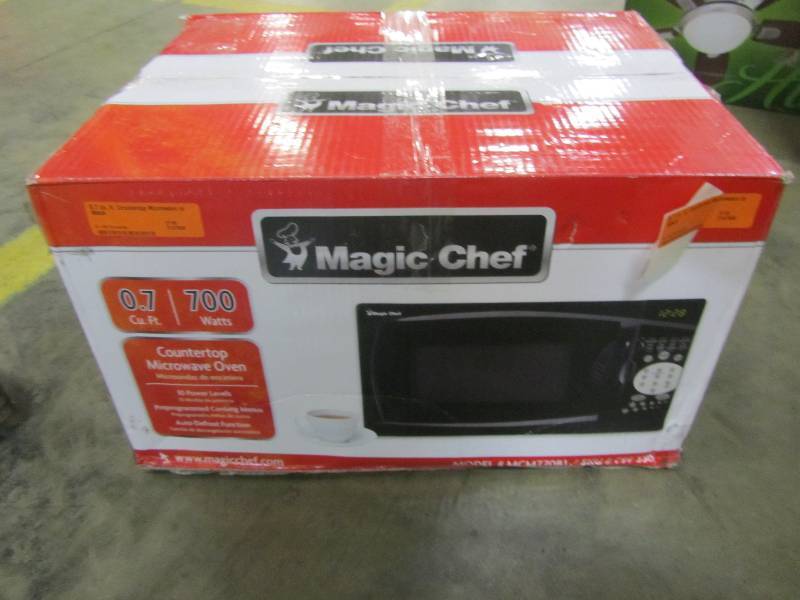 Magic Chef 0 7 Cu Ft Countertop Microwave In Black Mn Home