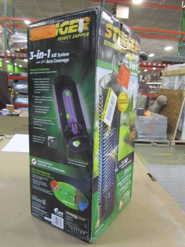 lot 66 image: Stinger 1.5 Acre 3-in-1 Insect Zapper
