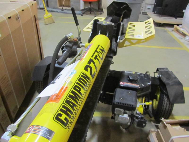 lot 84 image: Champion Power Equipment 27 Ton 224cc Log Splitter