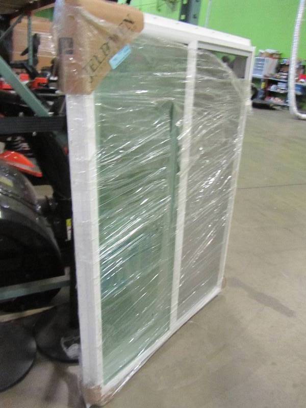 lot 101 image: JELD-WEN Window 35 in. x 47.5 in.