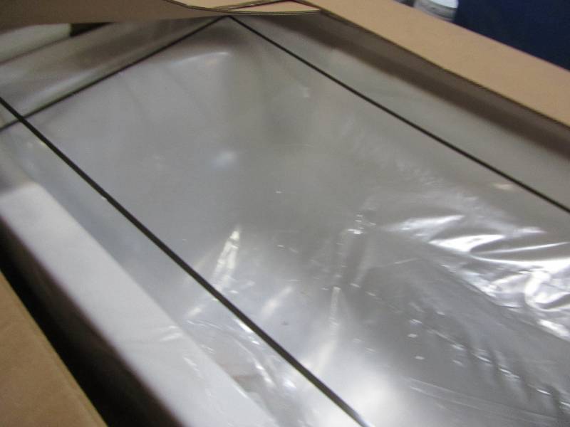 lot 108 image: American Standard Cadet 5 ft. Right Drain Integral Apron Bathtub in White