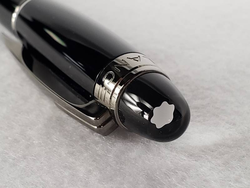 lot 4 image: Montblanc StarWalker Fineliner Pen