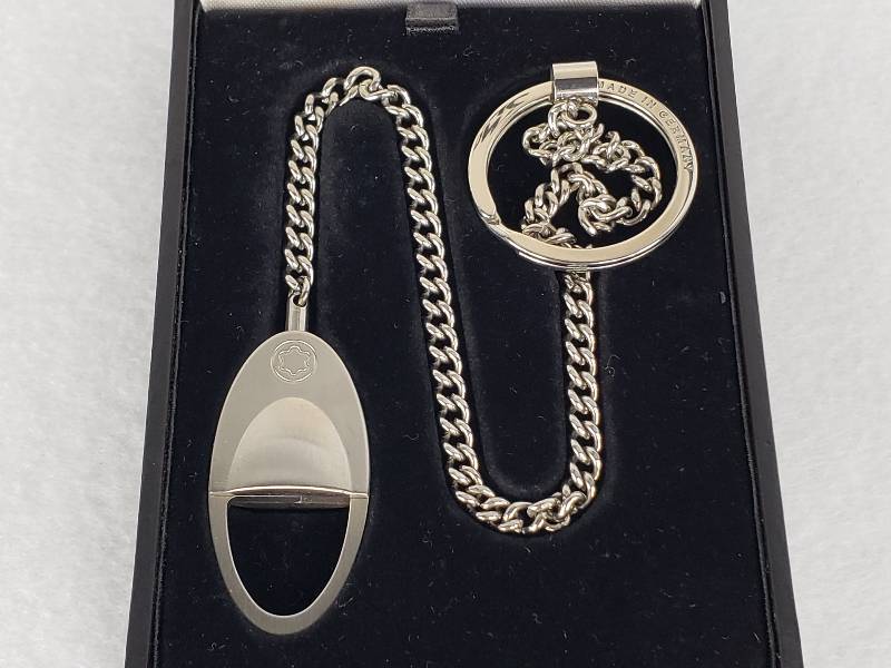 lot 21 image: Montblanc Keychain