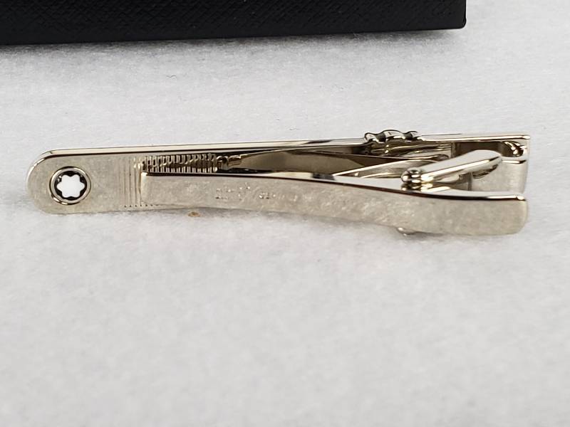 lot 25 image: Montblanc Tie Bar