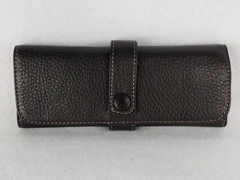 lot 47 image: Levenger Brand Five Pen Brown Soft Textured Leather Roll-up Case