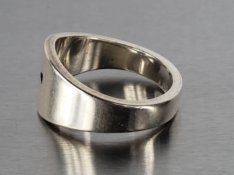 lot 93 image: Mens Sterling Silver James Avery Designer Cross Ring