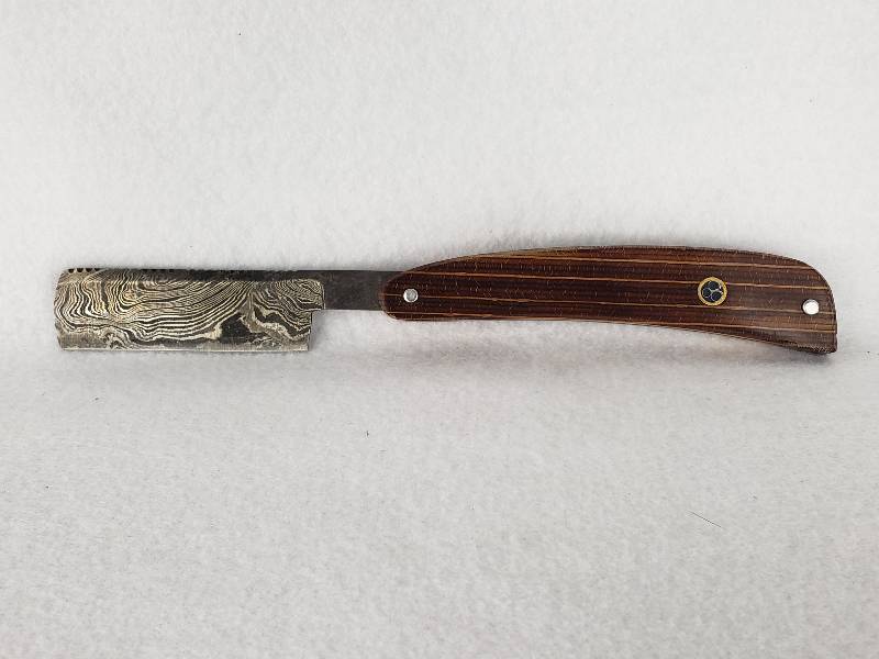 lot 127 image: Custom HRC Damascus Steel Straight Edge Razor Blade Knife