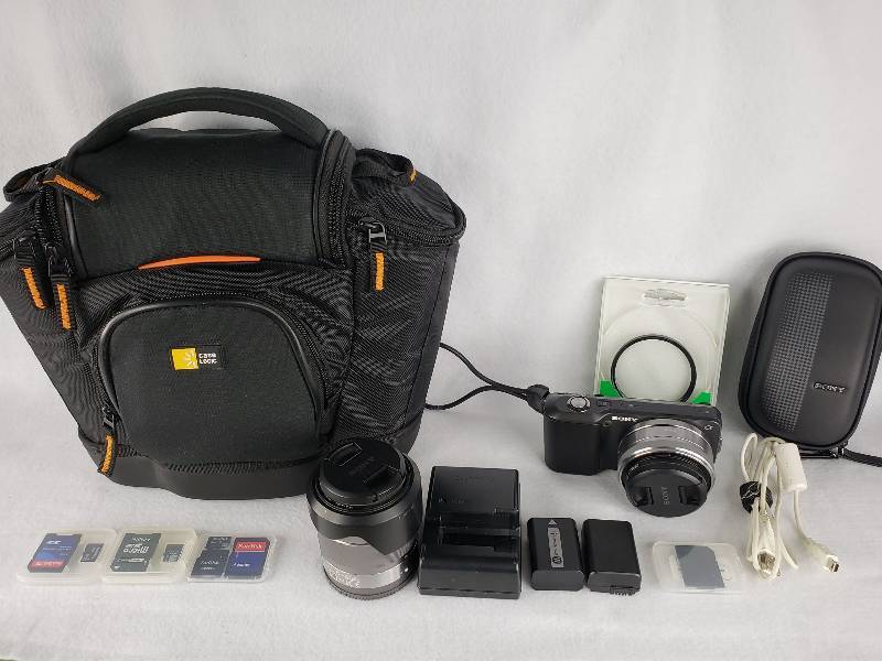 lot 140 image: Sony Nex 3 HD Digital Camera w Many Accessories